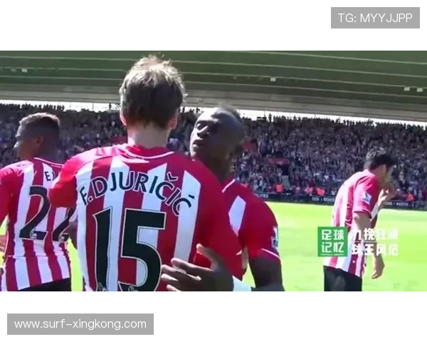 《足球明星穿搭大揭密:从时尚灾难到潮流风向标的蜕变历程》 《足球明星穿搭大揭密:从时尚灾难到潮流风向标的蜕变历程》