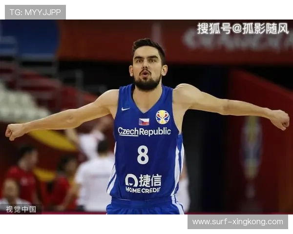 从失误到逆袭 他如何化身为球场上的传奇英雄