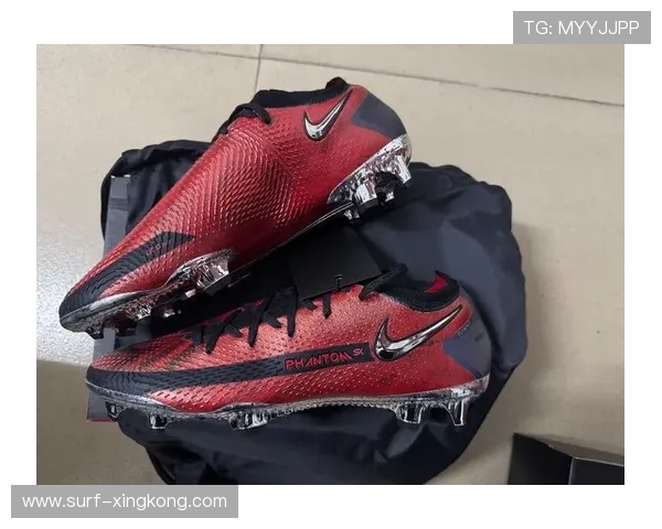 球星同款足球鞋包女款时尚潮流运动装备完美搭配提升比赛表现