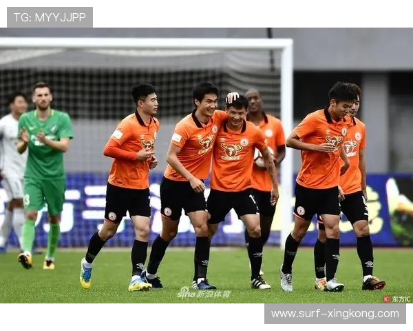 足球球星跨界成抖音主播引关注 足球与直播行业融合新趋势探索